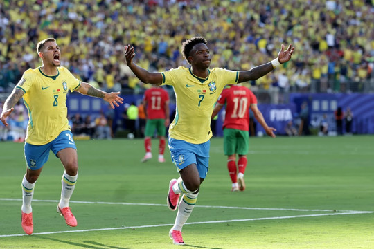 Brazil hòa Morocco, Vinicius nói tại trời nóng làm cỏ khô