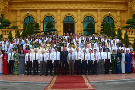 Tổng Bí thư, Chủ tịch nước Tô Lâm gặp mặt 101 nhà báo tiêu biểu