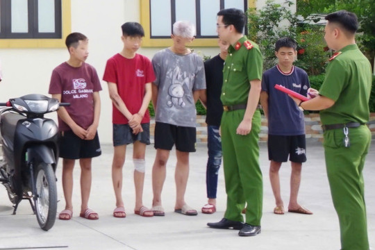 Triệu tập 16 thanh thiếu niên mang phóng lợn từ Hà Nội xuống Ninh Bình gây rối