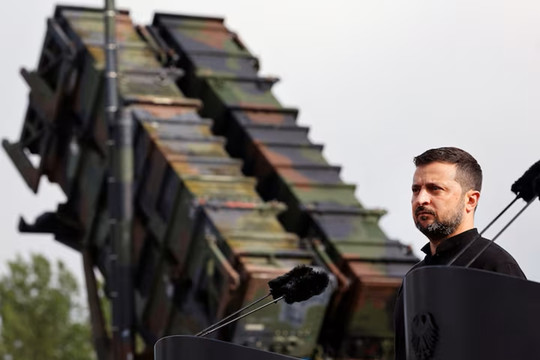 Ông Zelensky: Mỹ chuẩn bị cấp phép sản xuất tên lửa phòng không tại Ukraine