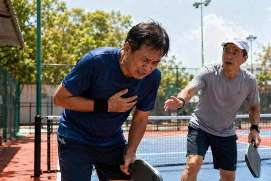 Nguy cơ tim mạch và đột tử khi chơi pickleball trong mùa nắng nóng