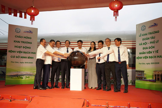 "Đoàn tàu Bạch Mai" đến Phủ Lý chính thức hoạt động
