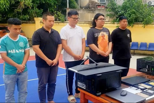 Thủ đoạn ‘qua mặt’ sinh trắc học, chiếm đoạt hơn 1.000 tài khoản ngân hàng