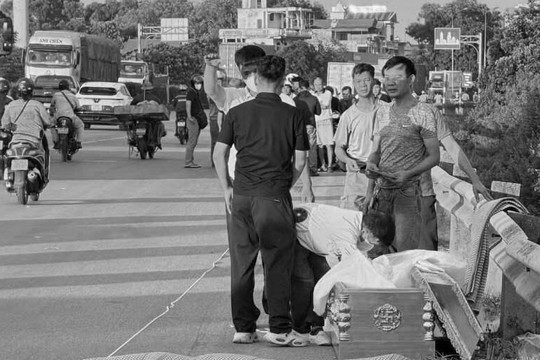 Truy tìm tài xế ô tô nghi gây tai nạn chết người rồi bỏ trốn ở Hải Phòng