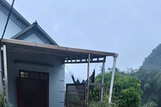 Quân đội kịp thời hỗ trợ người dân trong mưa lũ ở Cao Bằng