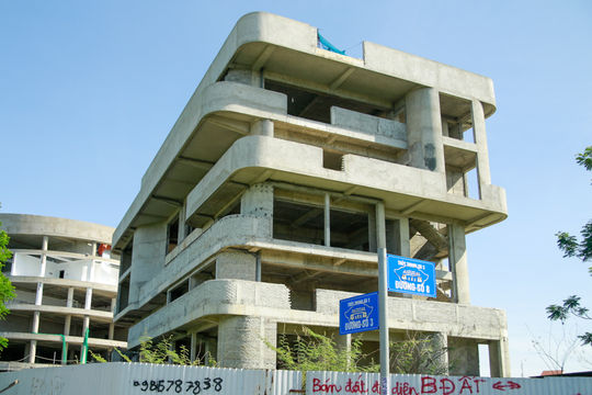 Toà nhà công nghệ thông tin hơn 50 tỷ ở Huế ra sao khi nhà thầu bị 'khai tử'?