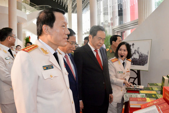 Chủ tịch Quốc hội dự lễ kỷ niệm 80 năm Ngày truyền thống An ninh đối ngoại