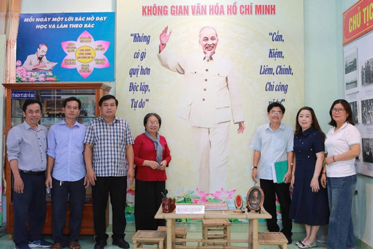 Học và làm theo Bác từ những việc làm bình dị giữa đời thường
