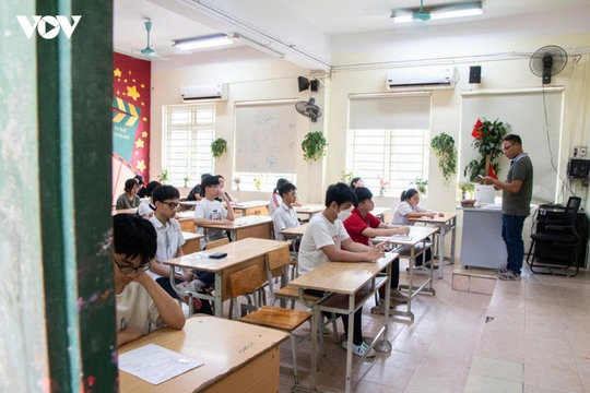 Điểm thi Ngữ văn 2026: Chỉ 44,09% thí sinh đạt từ 7 điểm, không có điểm 10