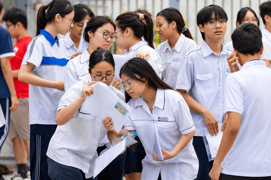 'Bảng vàng' 45 thủ khoa thi tốt nghiệp THPT 2026 của 34 tỉnh, thành