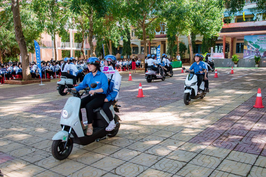 Quy định mới về xử phạt học sinh lái xe: Hiểu đúng để chọn xe phù hợp