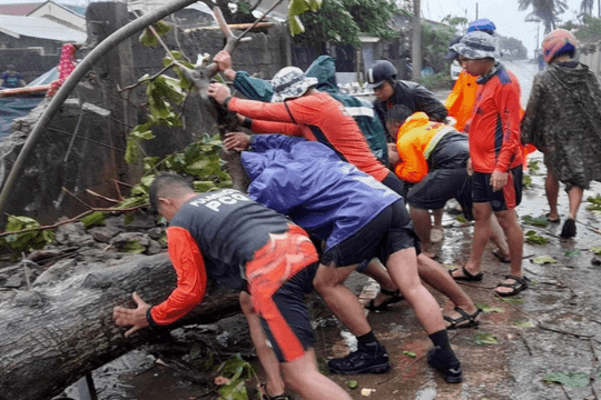 Bão Bavi mạnh lên thành siêu bão
