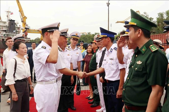 Biên đội tàu Hải quân Trung Quốc thăm TP. Hồ Chí Minh