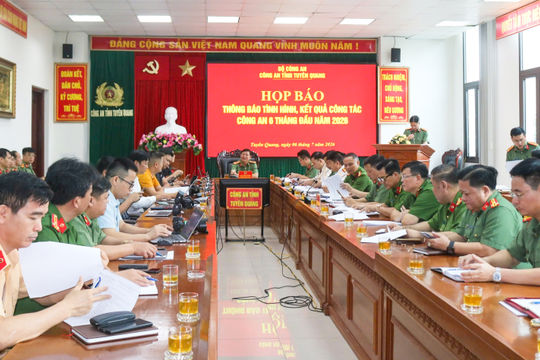 Vụ 146 điểm 10 môn Toán: Công an tỉnh Tuyên Quang họp báo thông tin