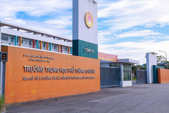 Thông tin bất ngờ về giáo viên bị giữ khẩn cấp trong vụ điểm Toán ở Tuyên Quang