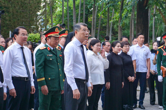 Thủ tướng dự Lễ triển khai tìm kiếm, quy tập hài cốt liệt sĩ tại Công viên Lê Thị Riêng