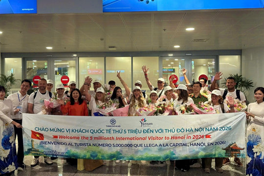 Hà Nội đón vị khách quốc tế thứ 5 triệu đến Thủ đô năm 2026