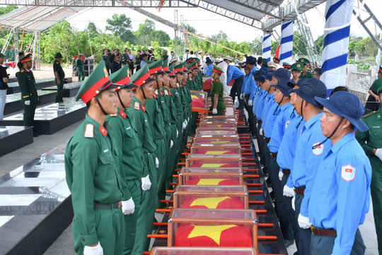 An Giang an táng 235 hài cốt liệt sĩ quân tình nguyện, chuyên gia Việt Nam