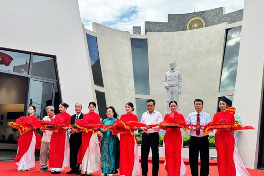 Khai trương Nhà lưu niệm cố Chủ tịch Quốc hội Nguyễn Hữu Thọ