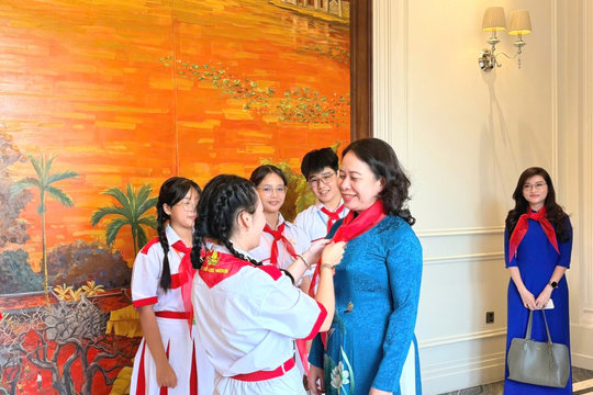 Phó Chủ tịch nước Võ Thị Ánh Xuân gặp mặt đoàn thiếu nhi “Em yêu Tổ quốc Việt Nam"