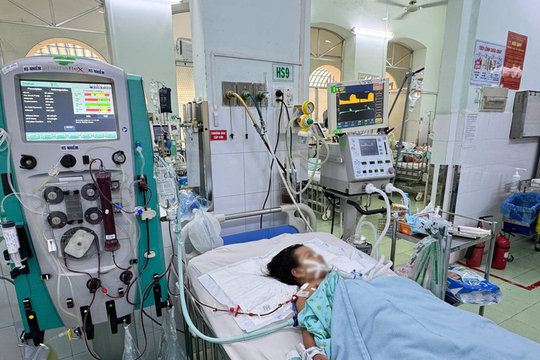 Nhiều trẻ sốt xuất huyết chuyển nặng, bác sĩ cảnh báo gì?