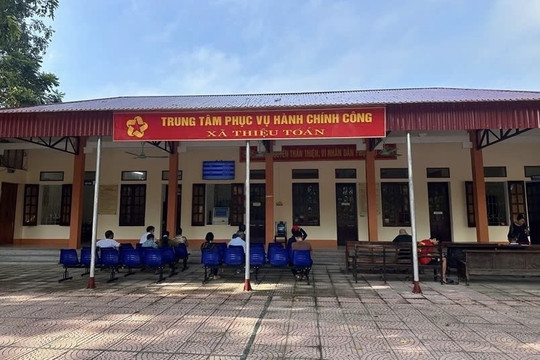 Khởi tố, bắt tạm giam chủ tịch xã vì liên quan đường dây cá độ World Cup