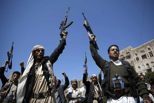 Houthi tấn công 2 tàu chở dầu của Ả Rập Xê-út