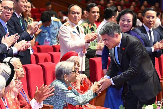 Thủ tướng Lê Minh Hưng dự Hội nghị tri ân người có công với cách mạng toàn quốc