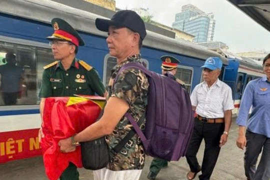 Thân nhân liệt sĩ được miễn phí vé tàu đưa hài cốt trở về quê hương