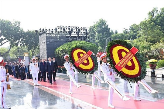 Lãnh đạo Đảng, Nhà nước dâng hương tưởng niệm các Anh hùng liệt sĩ