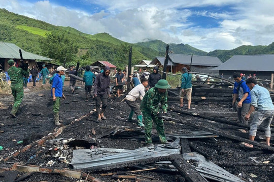 Bộ đội Biên phòng Lai Châu kịp thời giúp dân khắc phục hậu quả hỏa hoạn