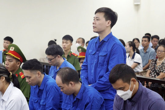 Xét xử Nguyễn Năng Mạnh cùng đồng phạm vụ 100 tấn thực phẩm chức năng giả