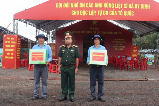Quân khu 7 khen thưởng lực lượng tìm kiếm, quy tập 26 hài cốt liệt sĩ ở Đồng Nai