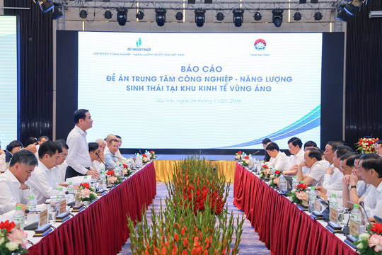 Petrovietnam làm việc với Tỉnh ủy, UBND tỉnh Hà Tĩnh về định hướng mở rộng hợp tác lĩnh vực công nghiệp - năng lượng