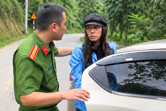 Trốn cai nghiện, người đàn ông ở Lào Cai đội tóc giả lái ô tô bỏ chạy 10km