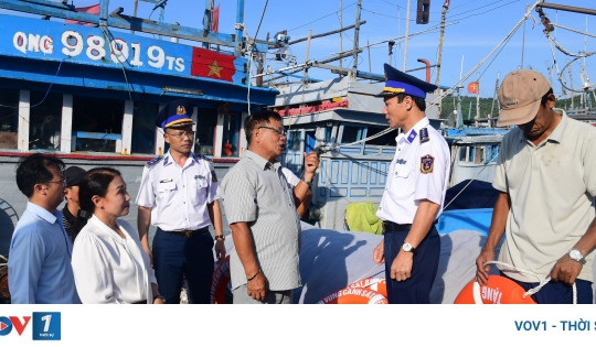 Vùng Cảnh sát biển 2: Bền bỉ vun đắp "thế trận lòng dân trên biển"