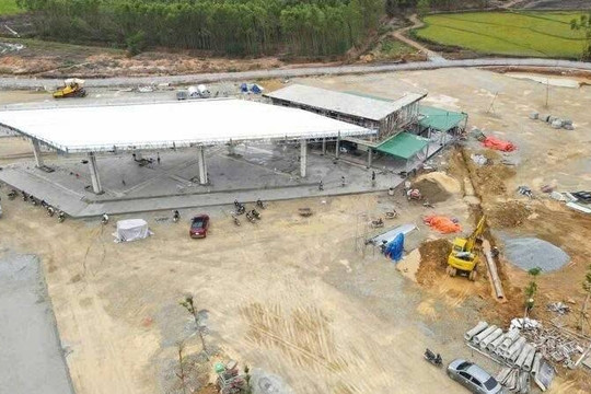 Chấm dứt hợp đồng nhà đầu tư xây dựng trạm dừng nghỉ chậm tiến độ