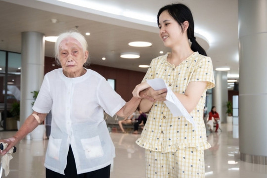 Chuyên gia đề xuất 5 nhóm nội dung người từ 40 tuổi cần chuẩn bị cho tuổi già