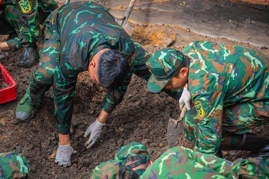 Phát hiện thêm 14 bộ hài cốt liệt sĩ tại Công viên Lê Thị Riêng