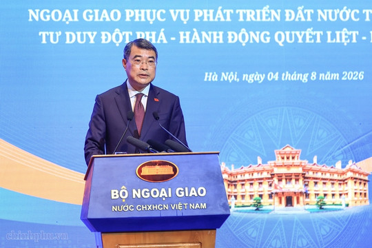 Thủ tướng: Ngoại giao chuyển mạnh từ "mở đường" sang đồng hành đến kết quả cụ thể