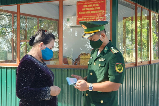 Tây Ninh cảnh báo bẫy "việc nhẹ lương cao" ở Campuchia
