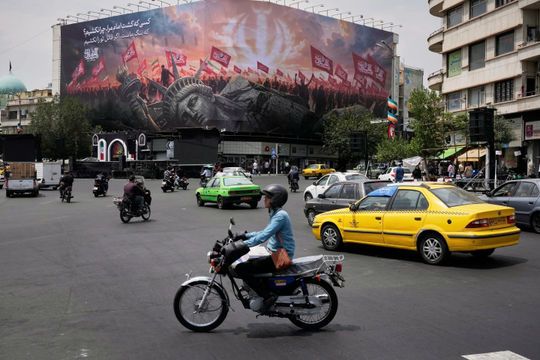 Iran tuyên bố không mở eo biển Hormuz