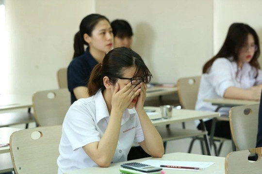Nữ sinh 16 tuổi mất ngủ vì những lo lắng sau kỳ thi vào lớp 10