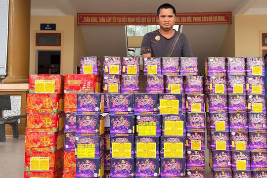 Khởi tố người đàn ông mua bán gần 3 tạ pháo hoa nổ
