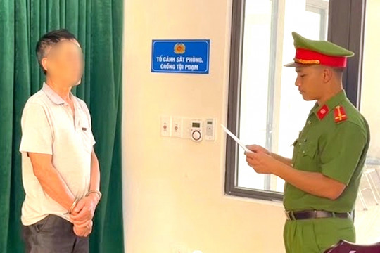 Dùng điếu cày đánh người gãy xương gò má người phụ nữ