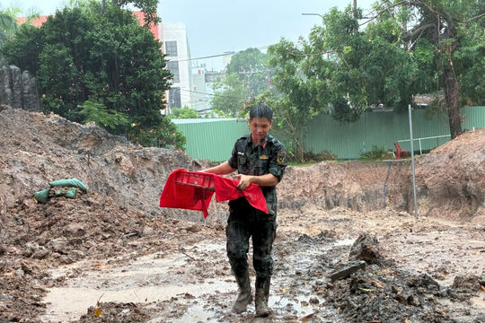 Đội mưa tìm kiếm, quy tập 12 bộ hài cốt liệt sĩ ở Công viên Lê Thị Riêng