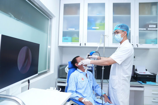 Người đàn ông Lào ôm cơn đau đầu suốt một tháng, sang Việt Nam tìm ra căn nguyên
