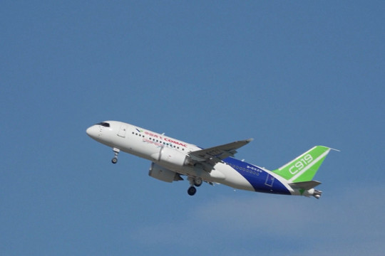 Máy bay Trung Quốc có chuyến bay quốc tế: Boeing, Airbus hết độc quyền?