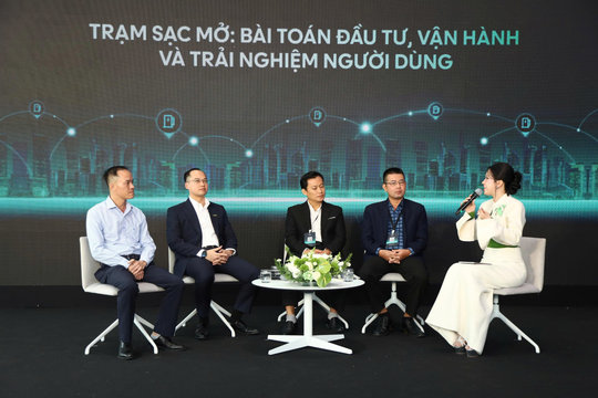 Người đi xe điện phải dùng 5 - 7 ứng dụng để sử dụng các trạm sạc