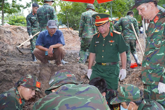 Phát hiện thêm 10 bộ hài cốt liệt sĩ tại Công viên Lê Thị Riêng